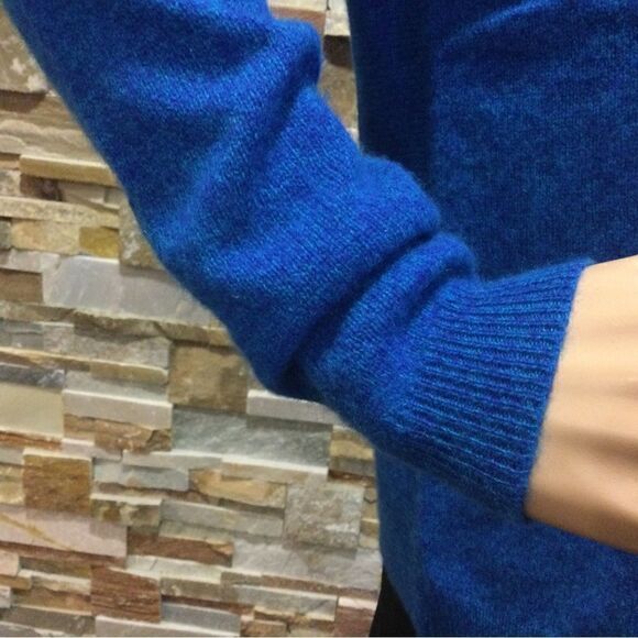 WHITE +WARREN Cashmere Sweater - Picture 6 of 11